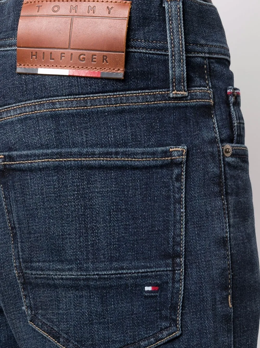 фото Tommy hilfiger узкие джинсы bleecker flex с эффектом потертости