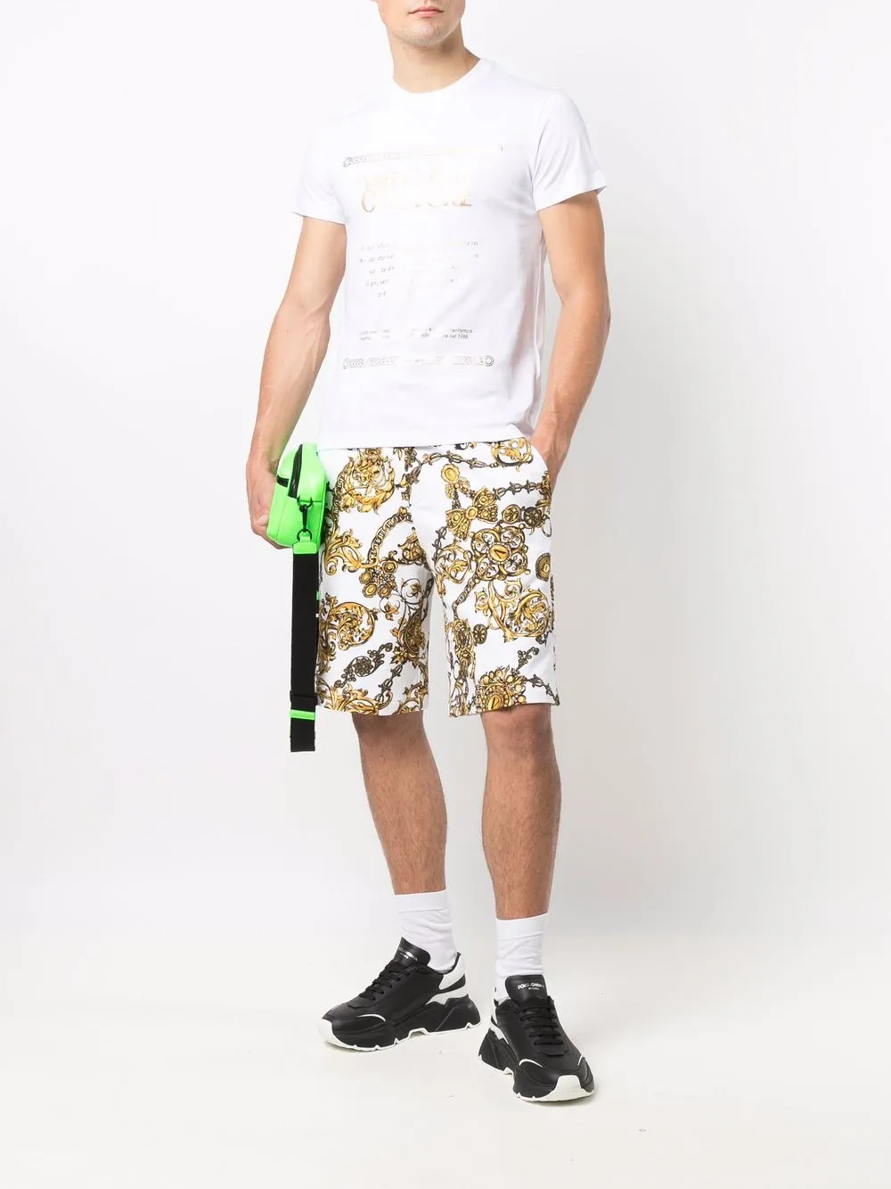 фото Versace jeans couture шорты с принтом barocco