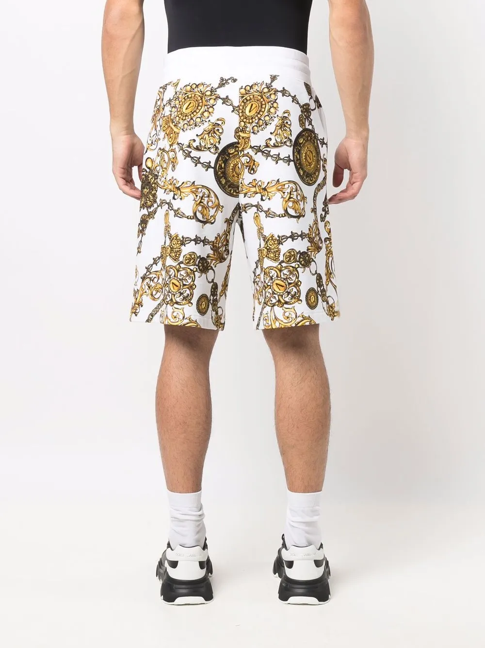 фото Versace jeans couture шорты с принтом barocco