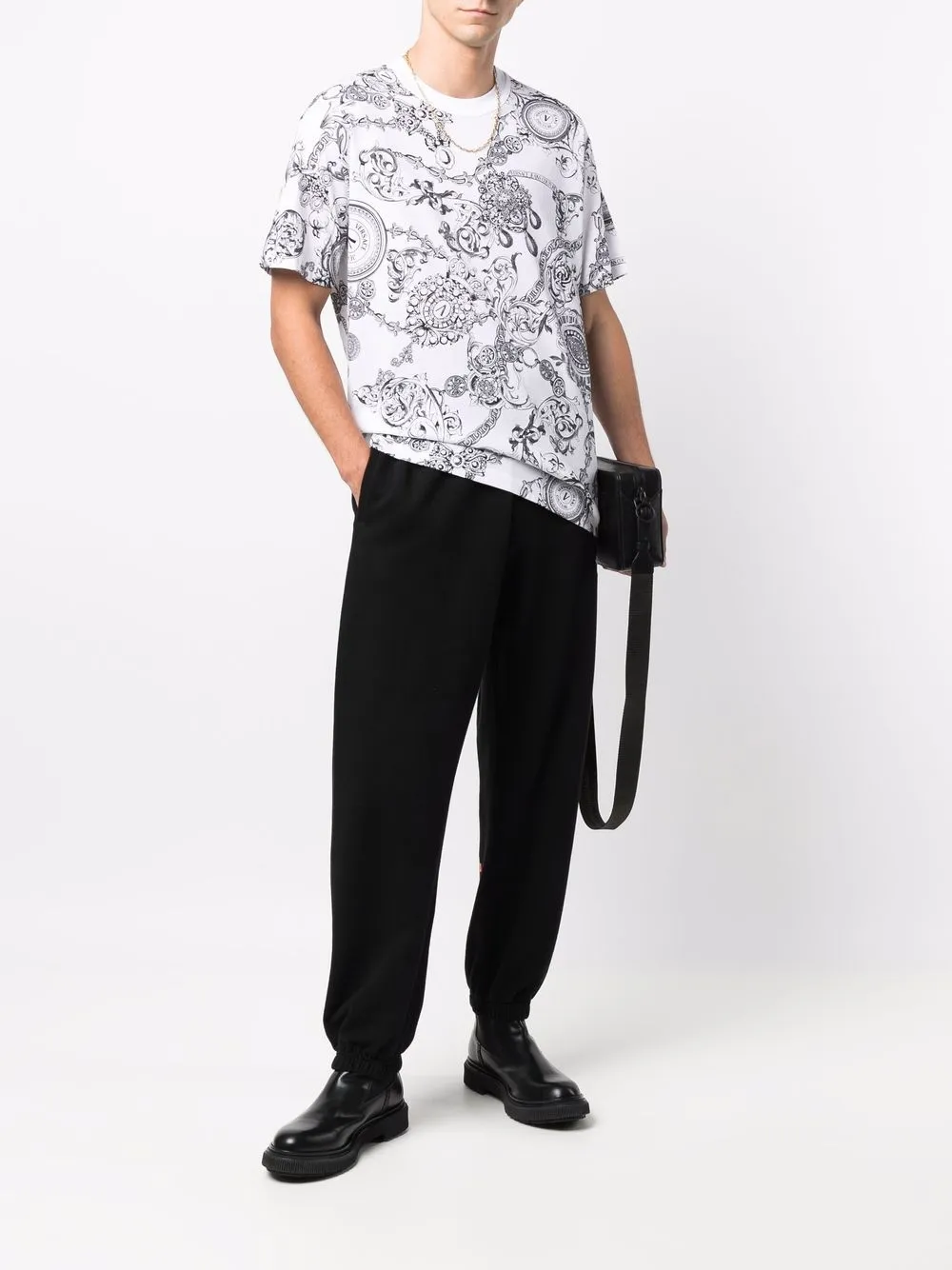 фото Versace jeans couture футболка с принтом