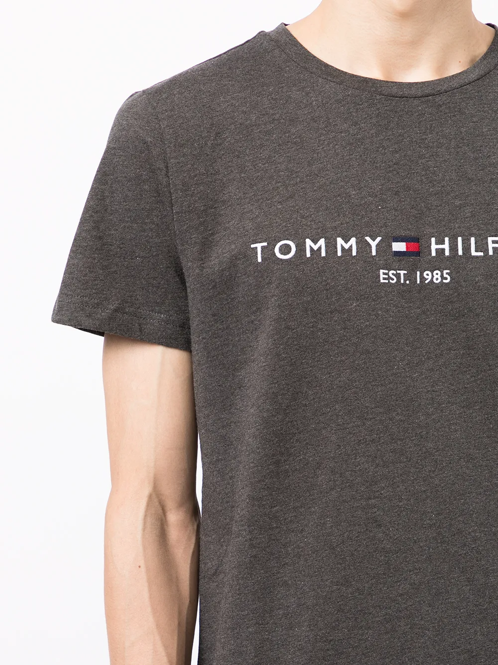 фото Tommy hilfiger футболка с логотипом