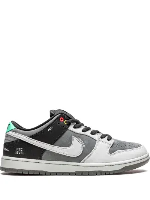 Nike x TIGHTBOOTH 'SB Dunk Low' スニーカー | ブラック | FARFETCH JP