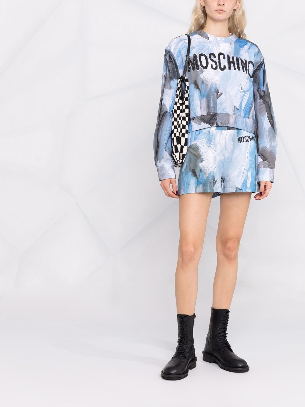 фото Moschino спортивные шорты с абстрактным принтом