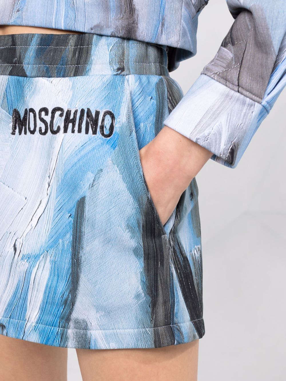 фото Moschino спортивные шорты с абстрактным принтом