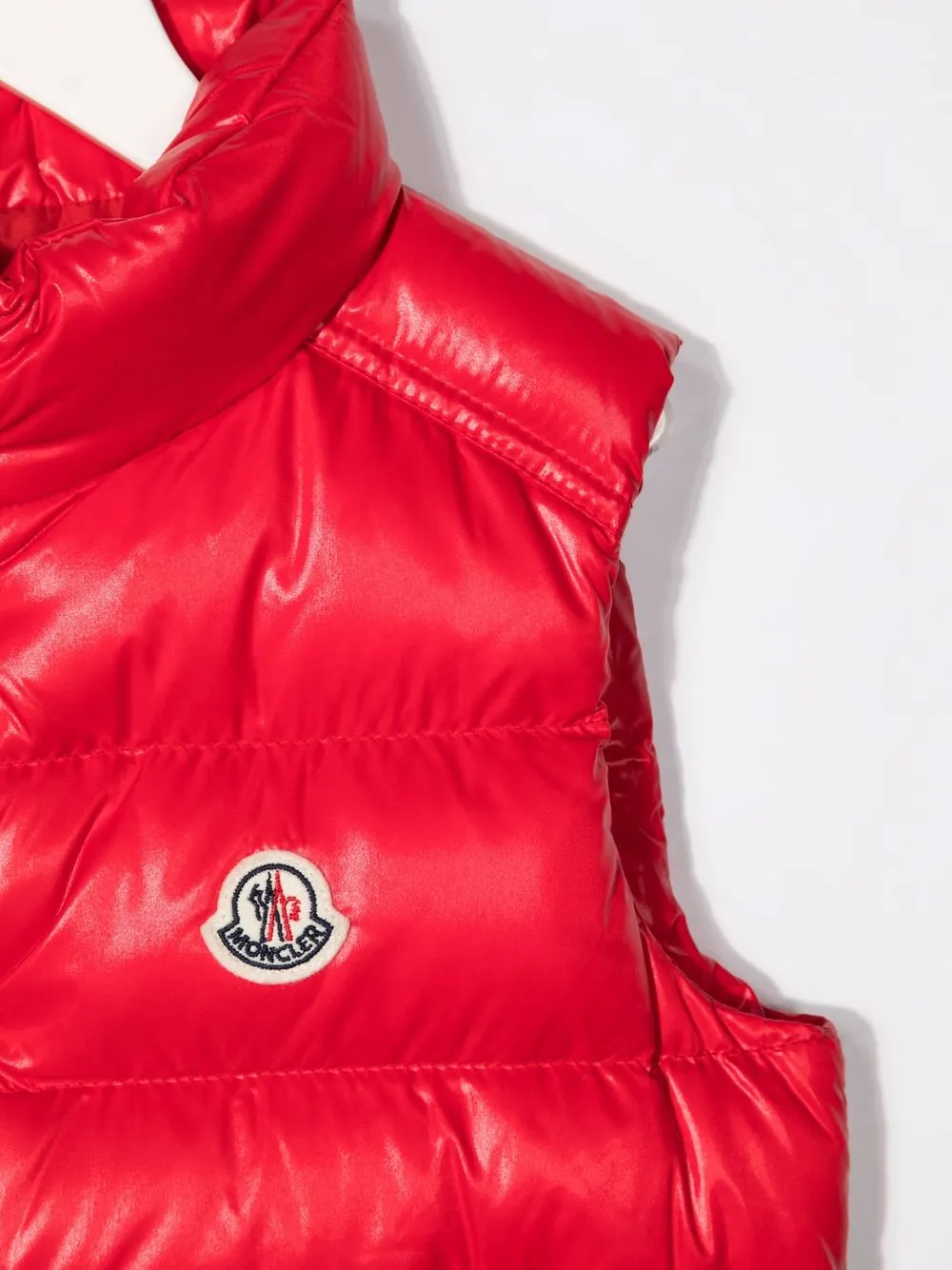 фото Moncler enfant жилет с нашивкой-логотипом