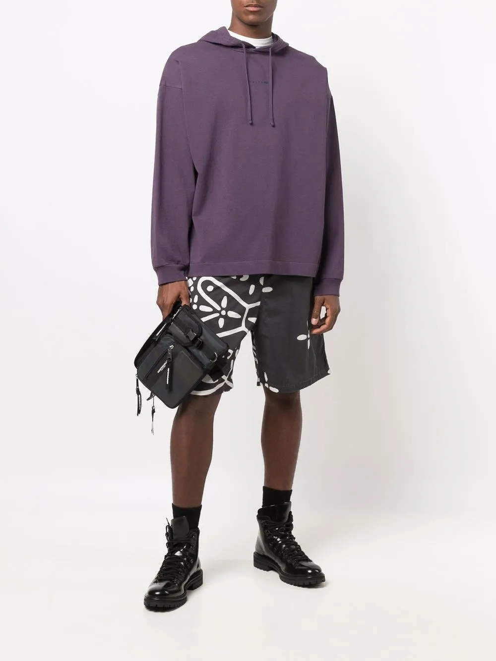 фото Kapital шорты-бермуды с абстрактным принтом