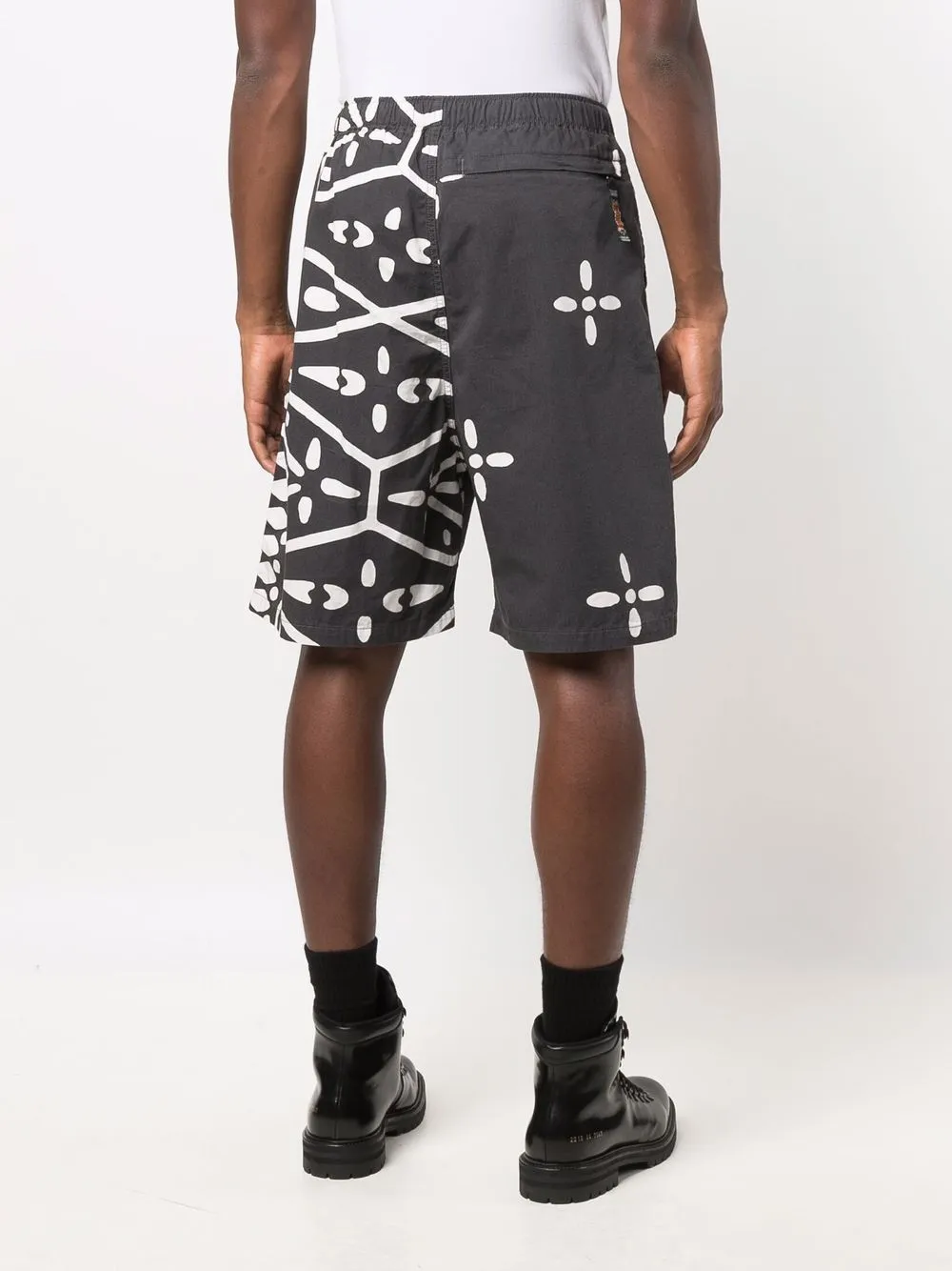 фото Kapital шорты-бермуды с абстрактным принтом