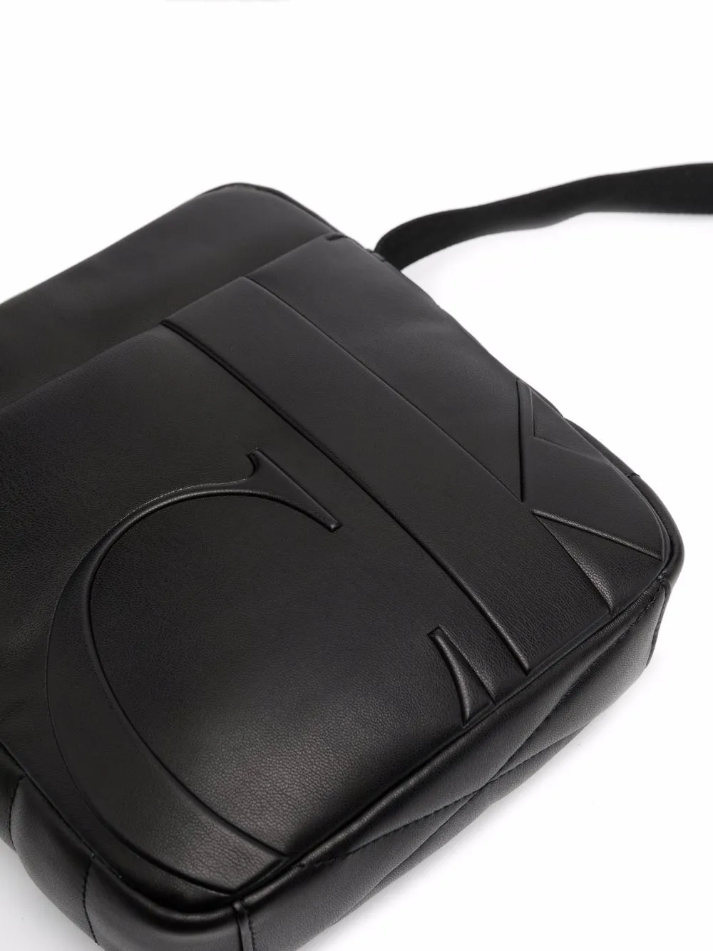 фото Calvin klein jeans сумка micro reporter с тисненым логотипом