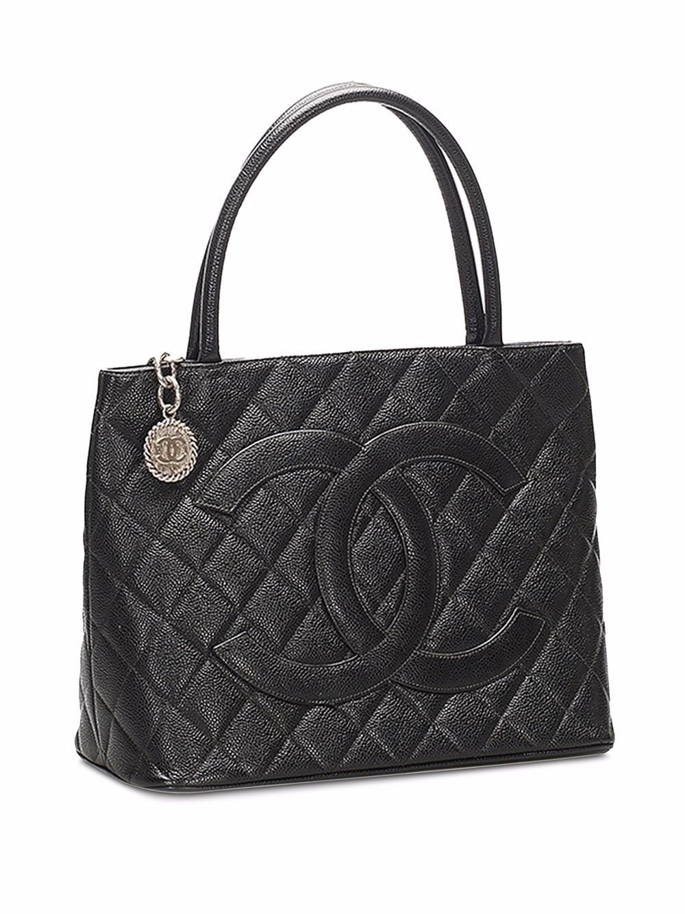 фото Chanel pre-owned сумка-тоут medallion 2000-2002 года