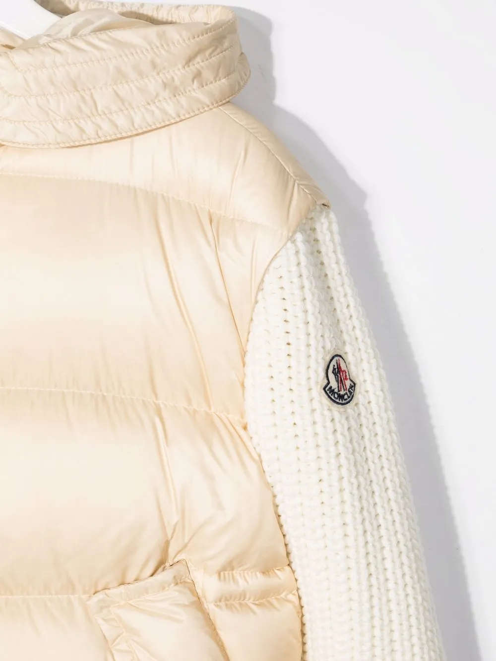 фото Moncler enfant пуховик с трикотажными рукавами