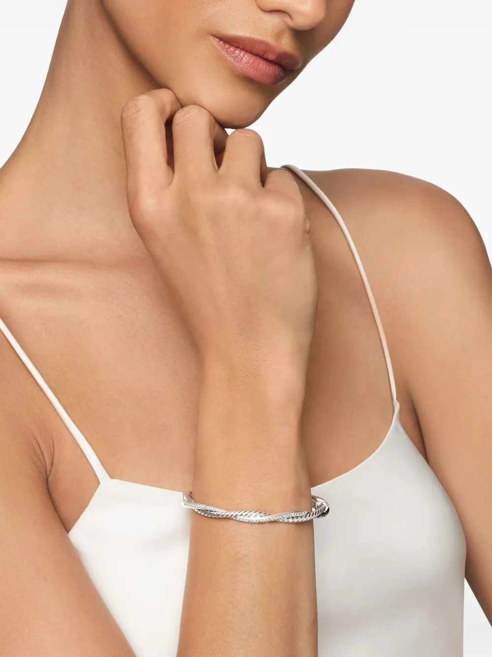 David Yurman Bracciale Petite Infinity in argento sterling con diamanti (4,4mm) | Image 2
