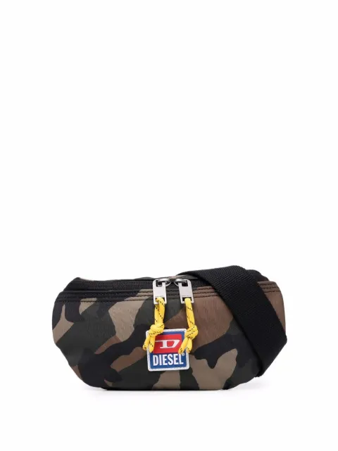 Diesel cangurera con estampado militar