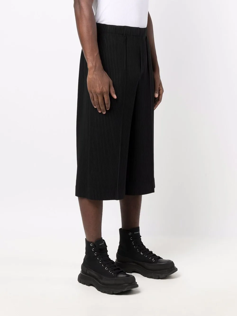 Homme Plissé Issey Miyake MC June Pleated Cropped Trousers - Farfetch