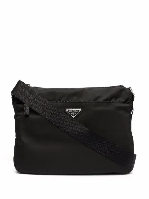 Prada skuldertaske med trekantet logo