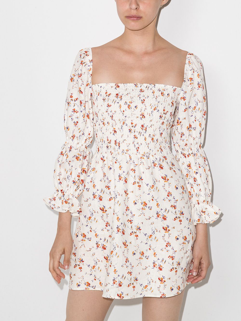 фото Reformation льняное платье мини zoya с цветочным принтом