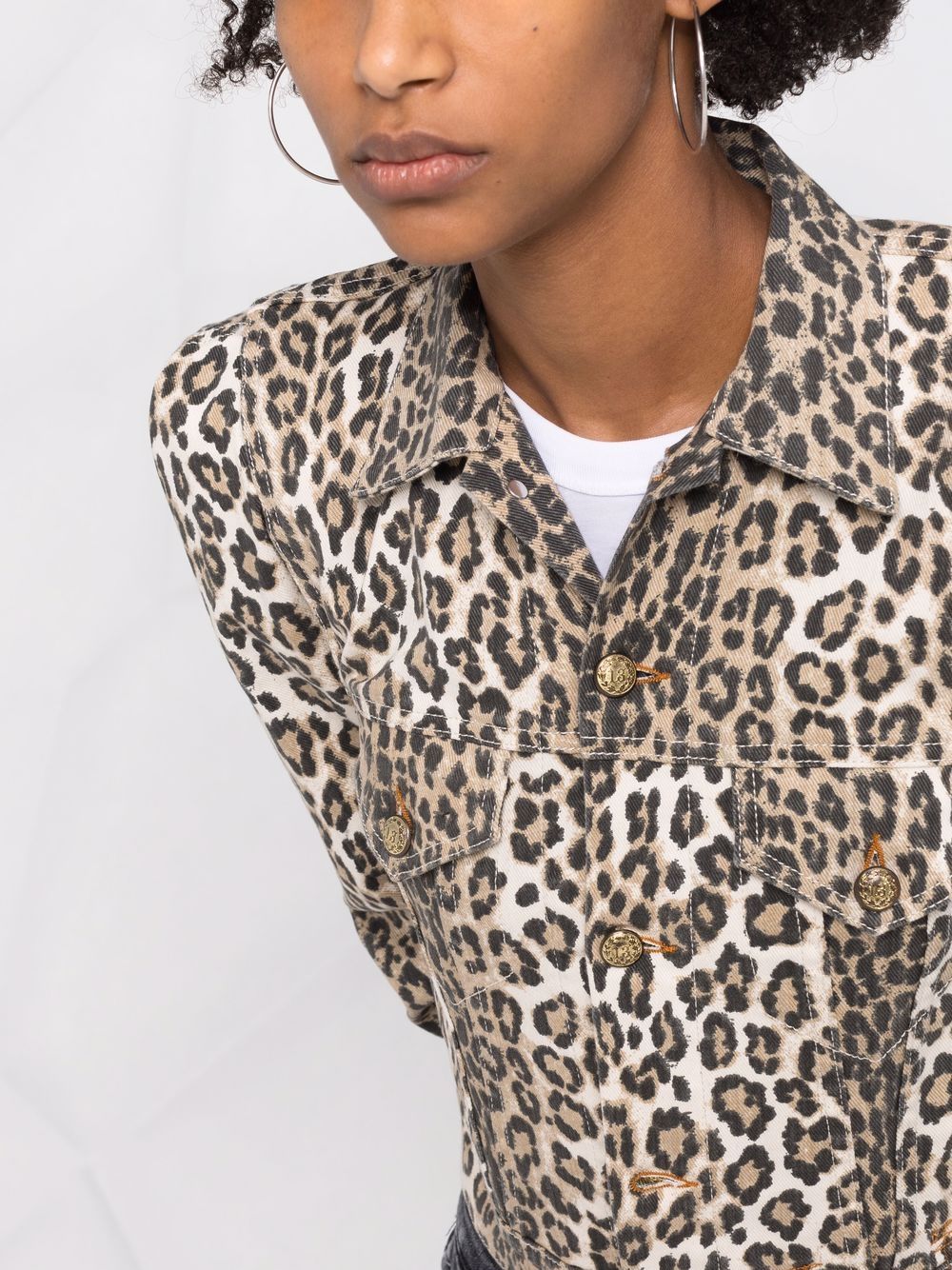 фото R13 джинсовая куртка с леопардовым принтом