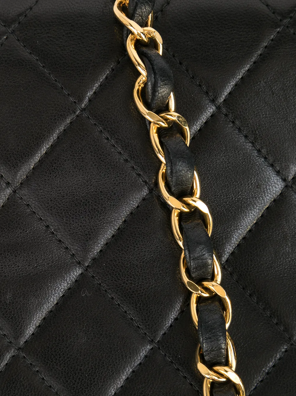 фото Chanel pre-owned стеганая сумка на плечо с логотипом cc