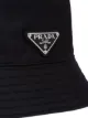Prada sombrero de pescador con logo