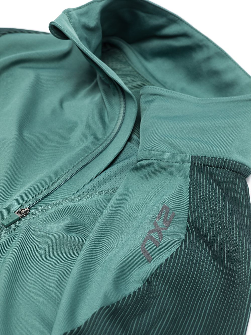 фото 2xu 2xu lightspeed 1/2 zip ls tee grn