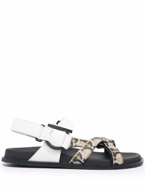 Ferragamo 露趾搭扣凉鞋
