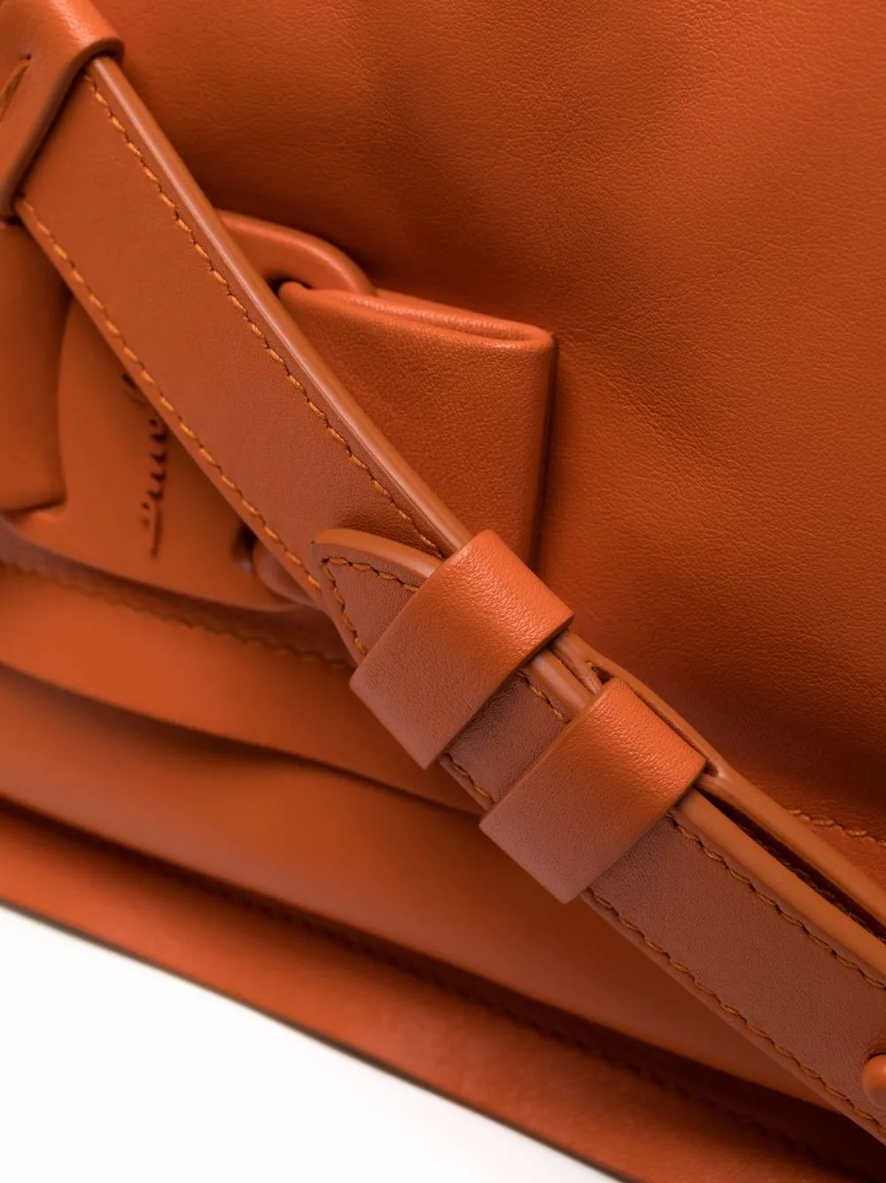 фото Salvatore ferragamo сумка на плечо viva bow