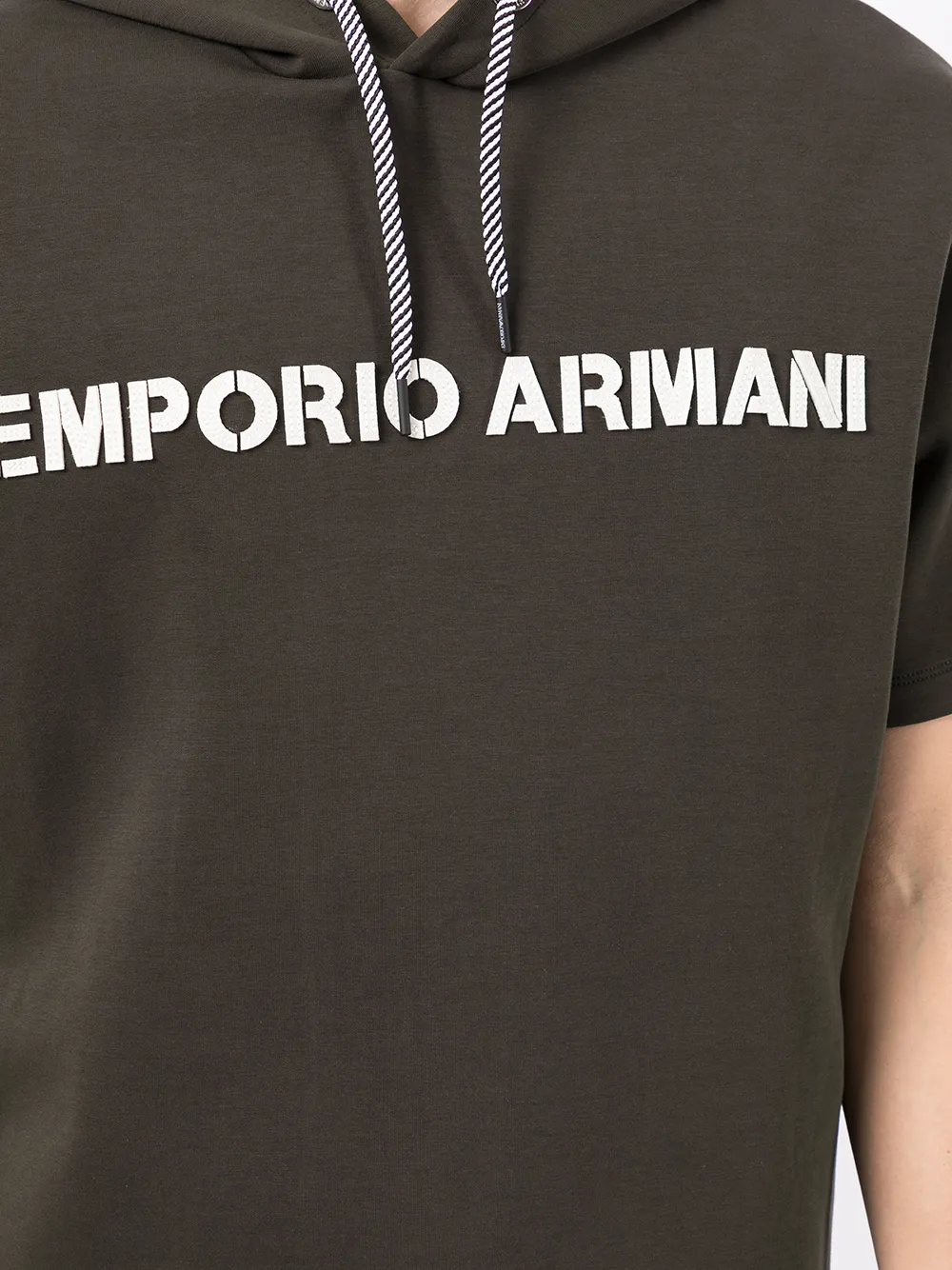 фото Emporio armani худи с короткими рукавами и логотипом