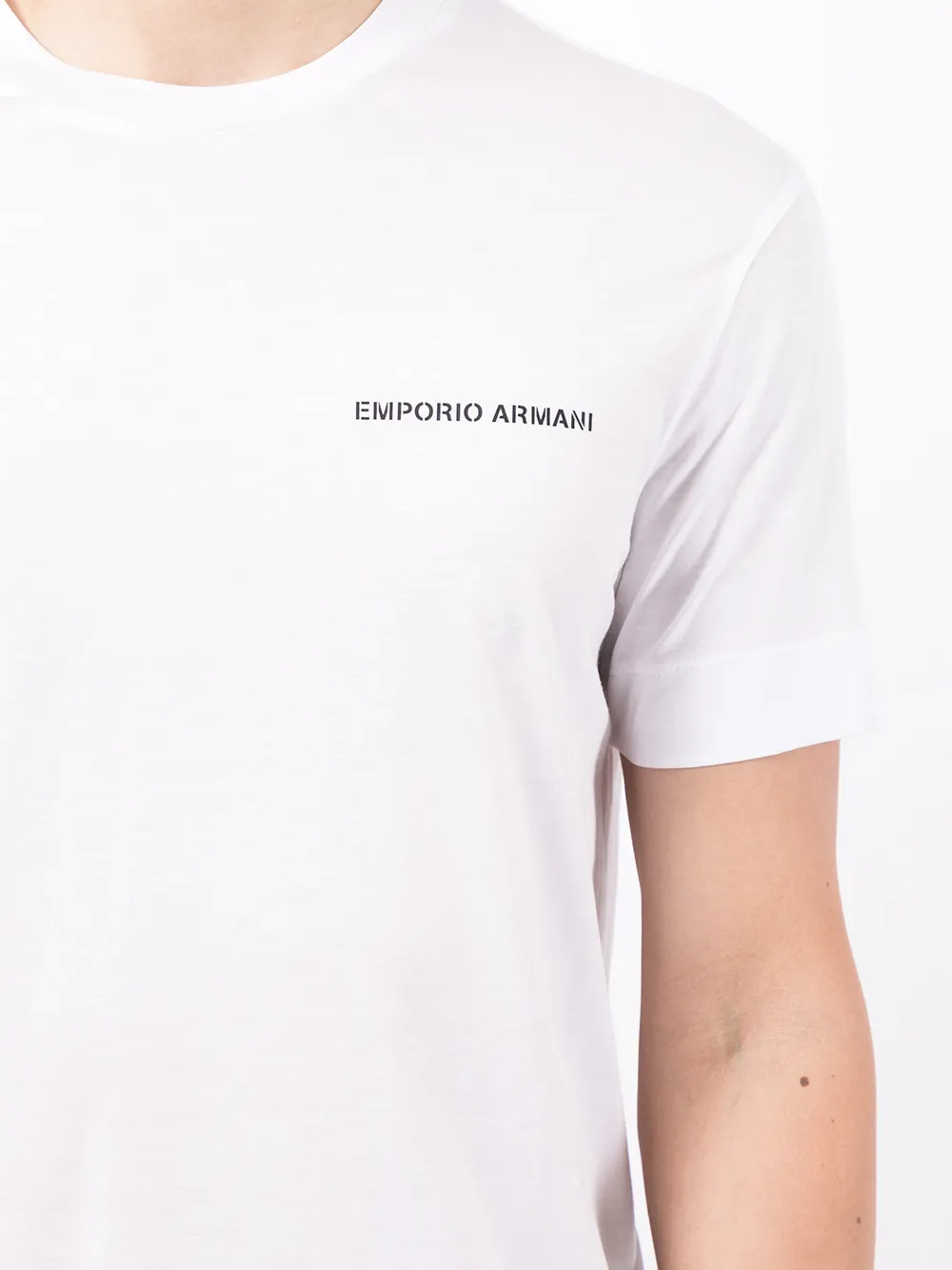 фото Emporio armani футболка с логотипом