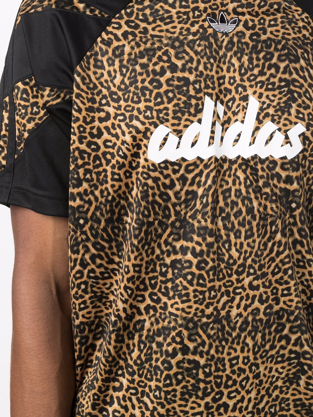 educador sensibilidad División Adidas SPRT leopard-print Football T-shirt - Farfetch