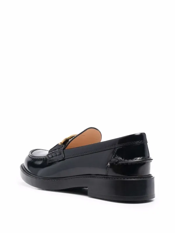 Tod's chain-plaque Loafers | Black | FARFETCH