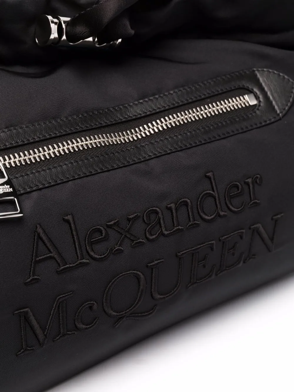 фото Alexander mcqueen сумка на плечо с вышитым логотипом