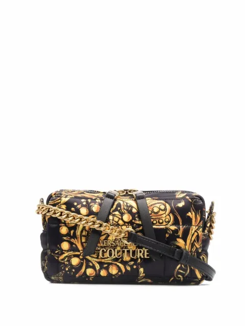 Versace Jeans Couture Bolsa transversal matelassê com estampa barroca