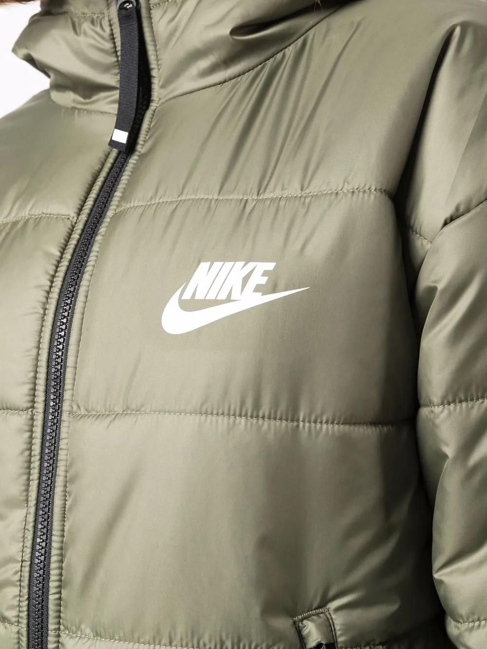 фото Nike пуховик с логотипом и капюшоном