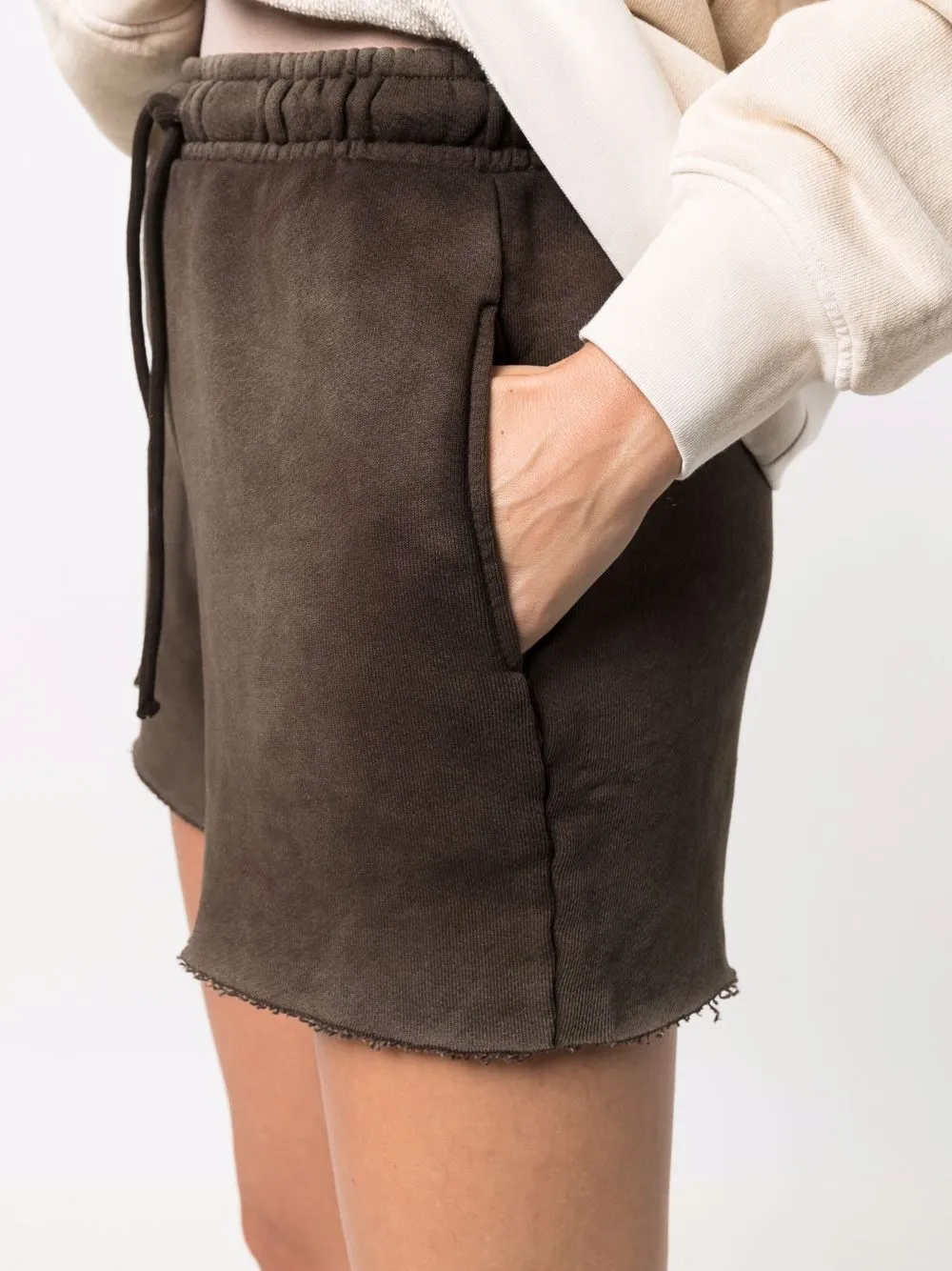 фото Cotton citizen спортивные шорты с необработанным краем