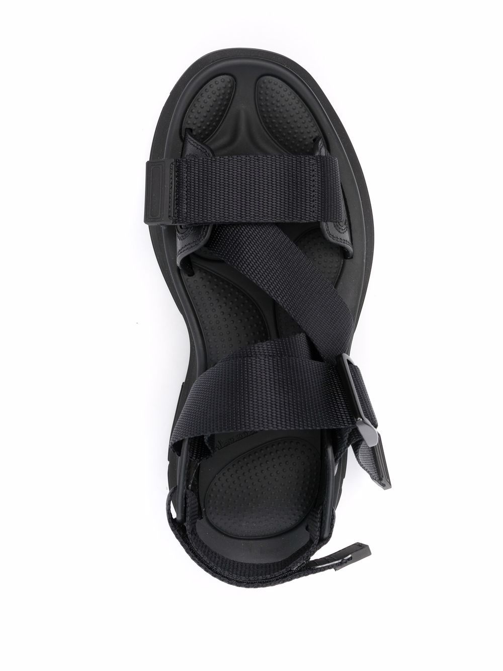Shop Alexander Mcqueen Tread Flat Sandals In 黑色