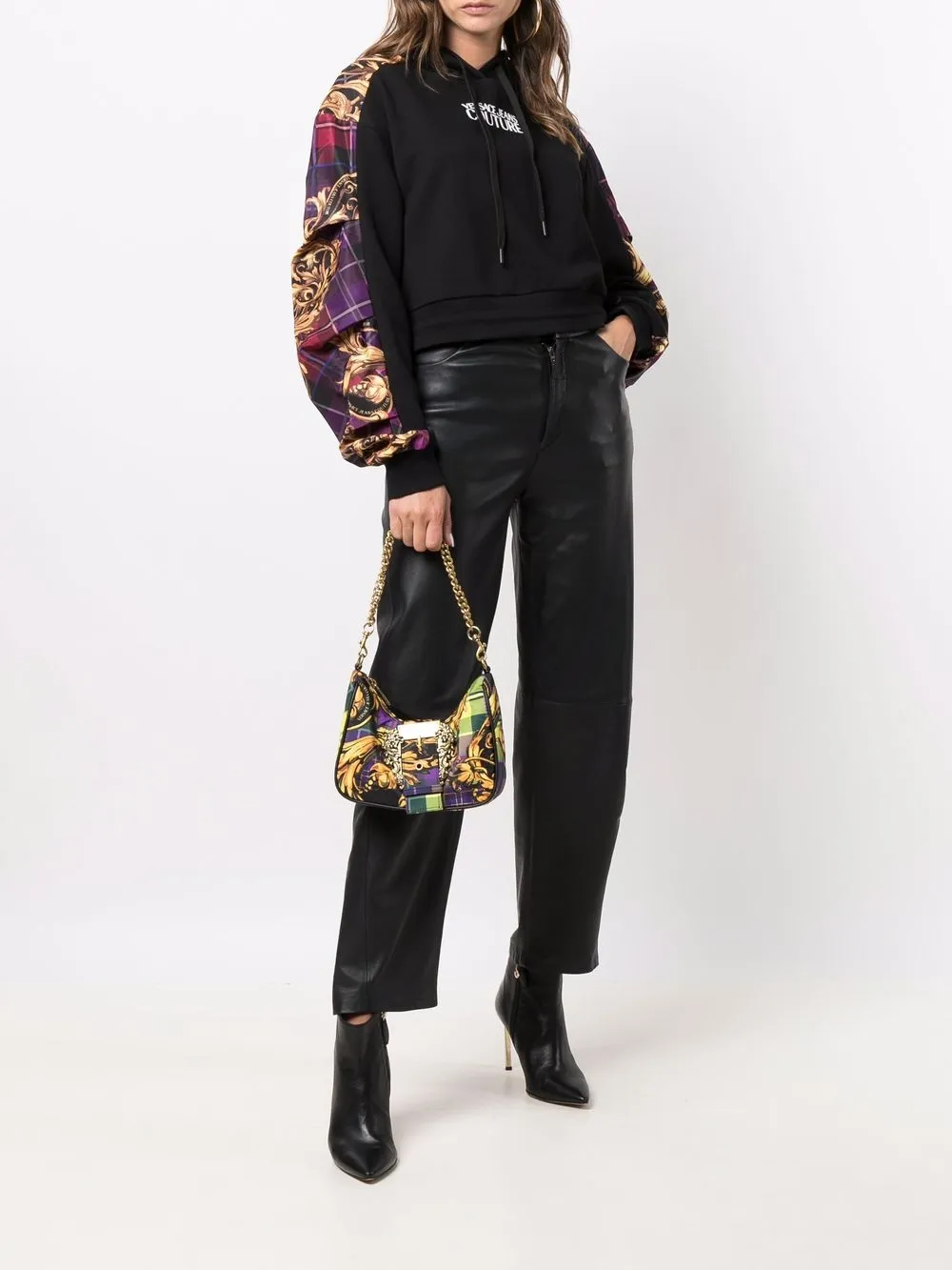 фото Versace jeans couture худи с принтом barocco