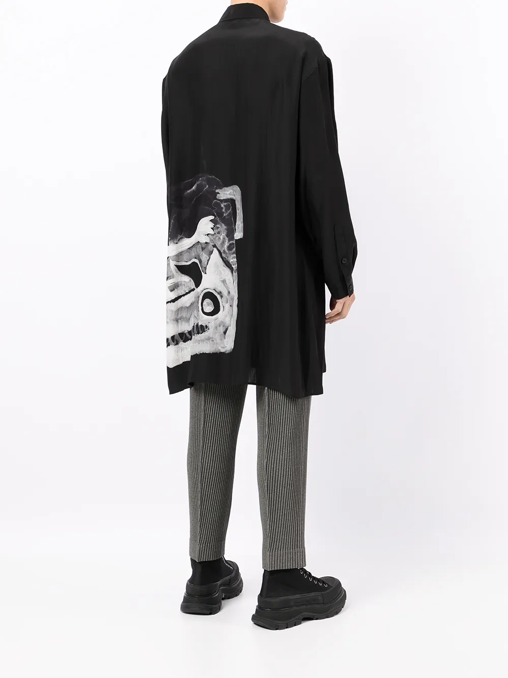 фото Yohji yamamoto шелковая рубашка оверсайз с графичным принтом