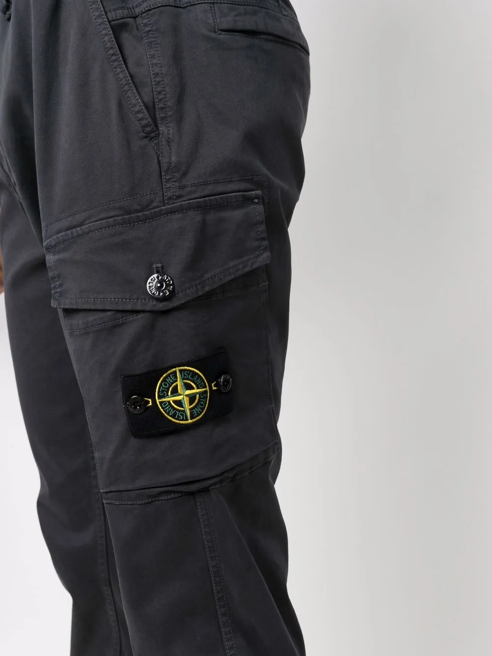 фото Stone island брюки карго с нашивкой-логотипом