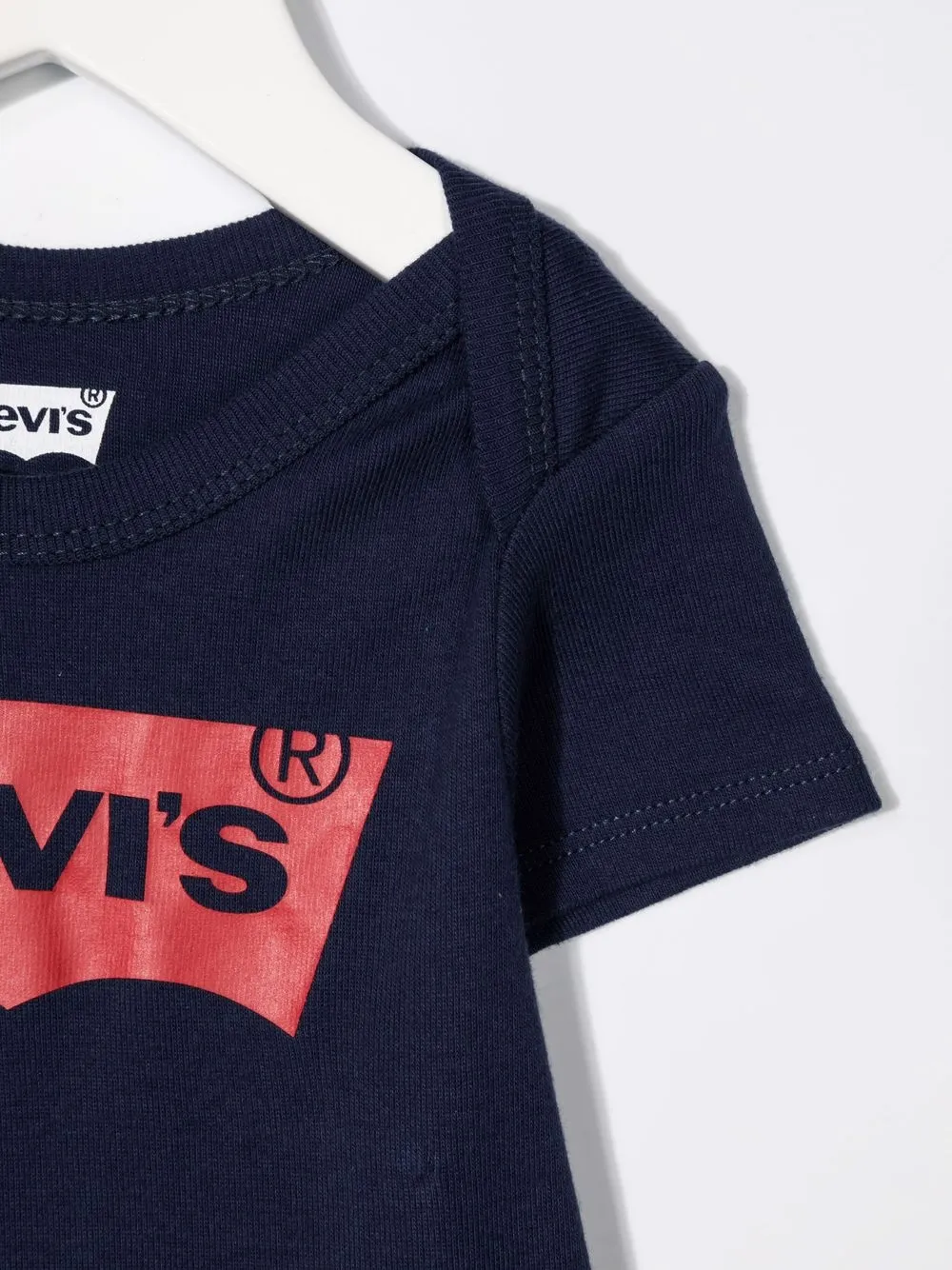 фото Levi's kids комплект из боди, шапки и пинеток с логотипом