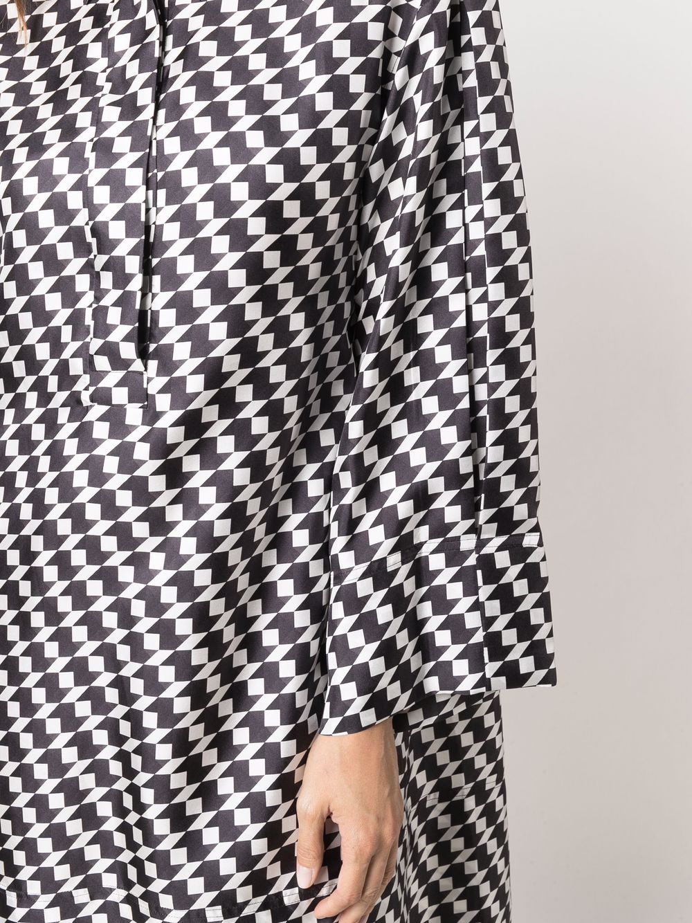 Shop Odeeh Geometric-print Silk Dress In 黑色