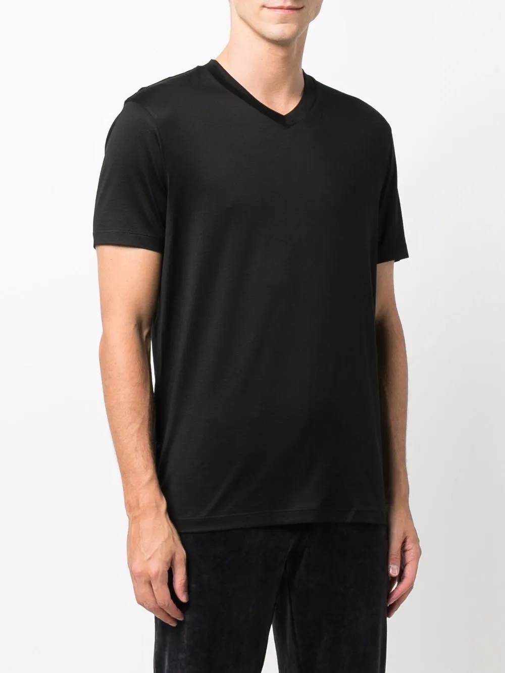 фото Emporio armani футболка с v-образным вырезом и логотипом