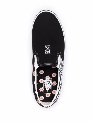 Korean Typography slip-on shoes展示图