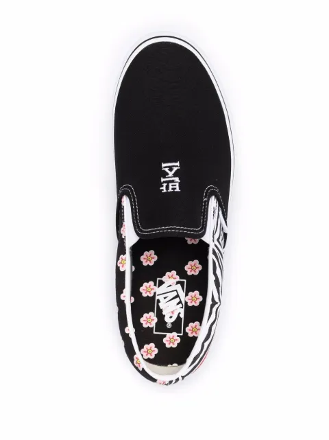 vans korean typography slip on