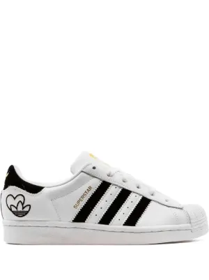 adidas gazelle silver green womens Men's Superstar Leather Low-top Sneakers in Black & White main image 0