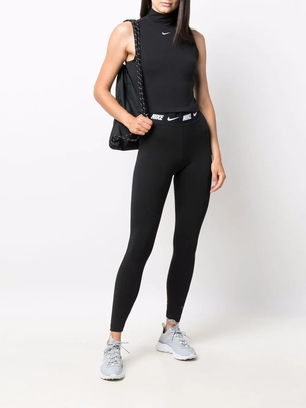 фото Nike топ с вышитым логотипом