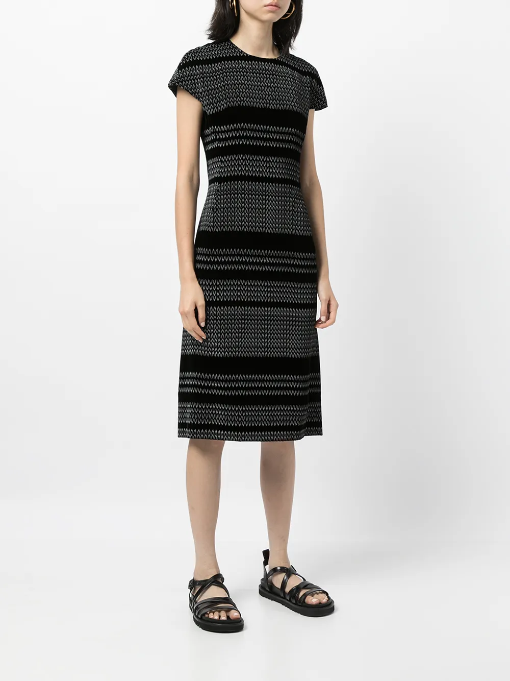 фото Alaïa pre-owned полосатое платье с короткими рукавами