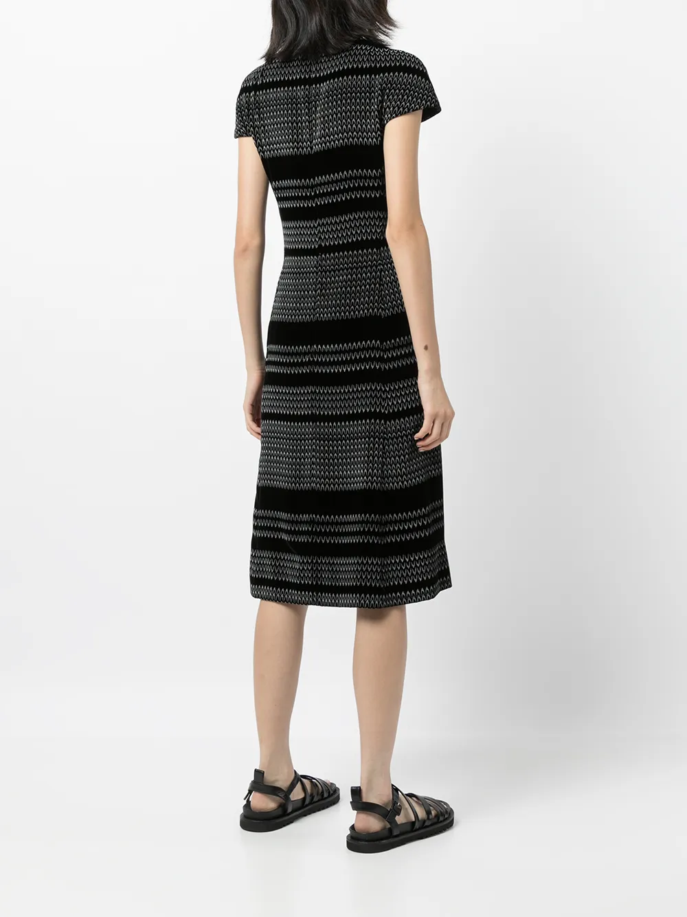 фото Alaïa pre-owned полосатое платье с короткими рукавами