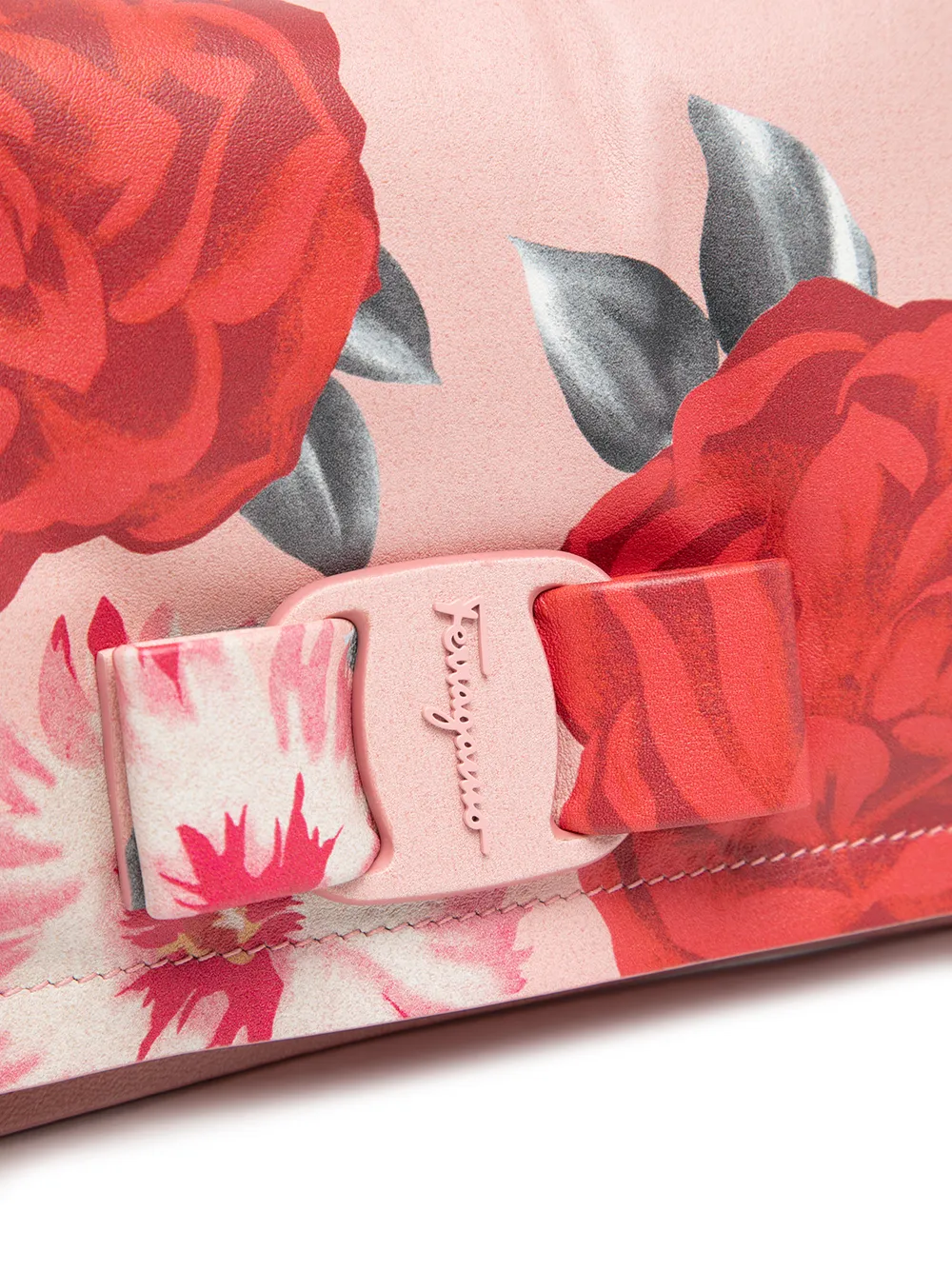 фото Salvatore ferragamo сумка через плечо viva bow