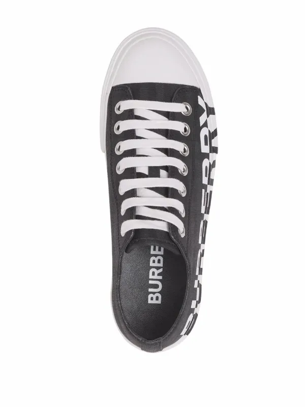 converse estampado burberry