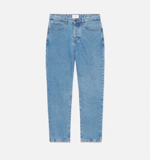 tapered fit jeans