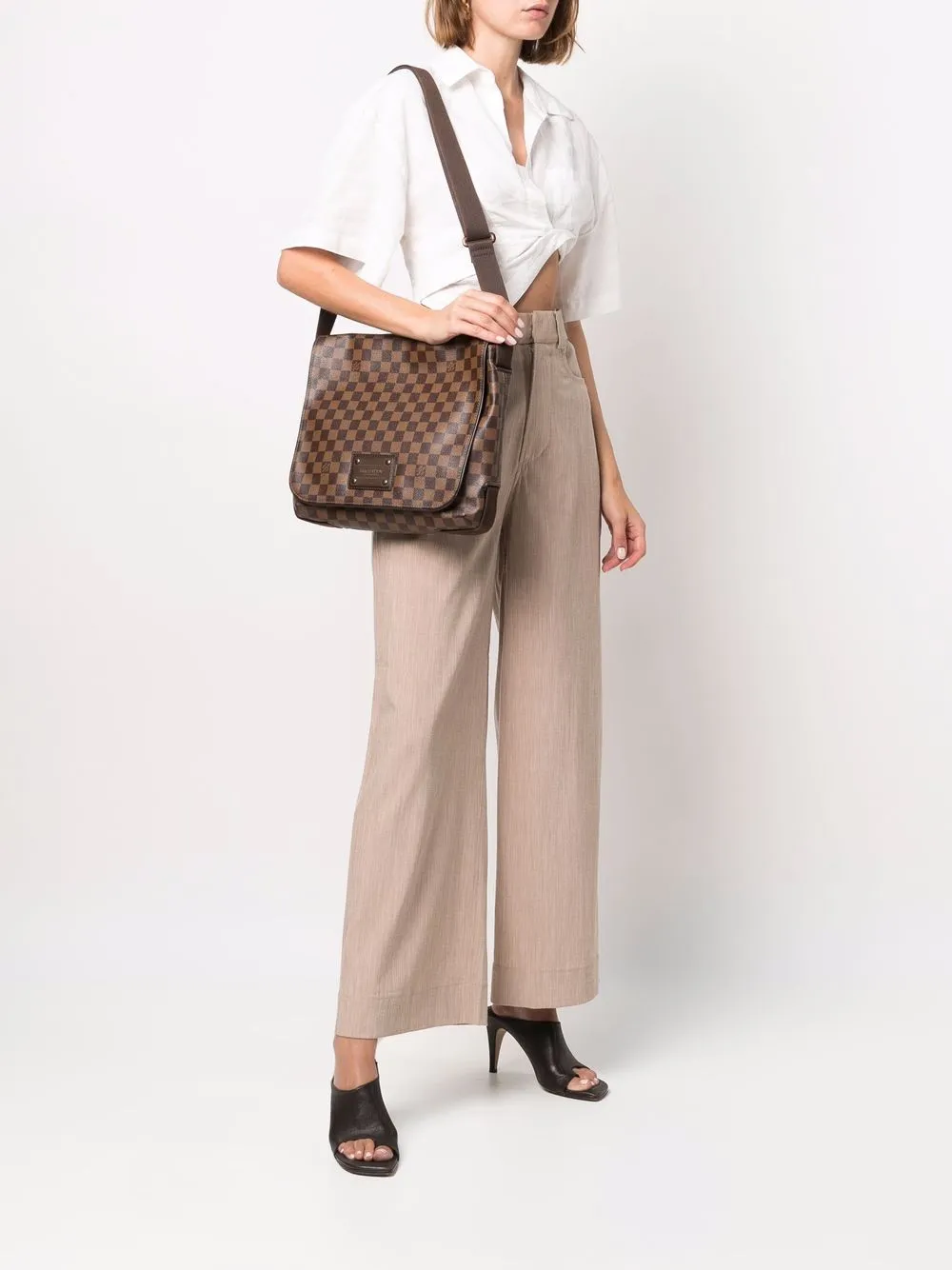 фото Louis vuitton сумка на плечо brooklyn mm pre-owned